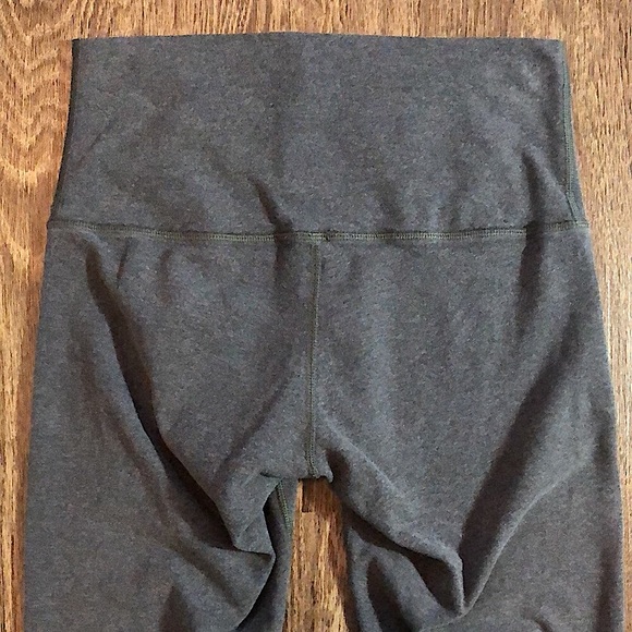 Lululemon Grey Wunder Train High-Rise Legging - Picture 9 of 16